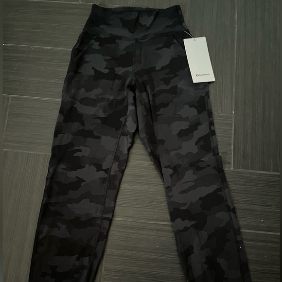 Black camouflage lululemon Align Jogger Full Length - Picture 2 of 6